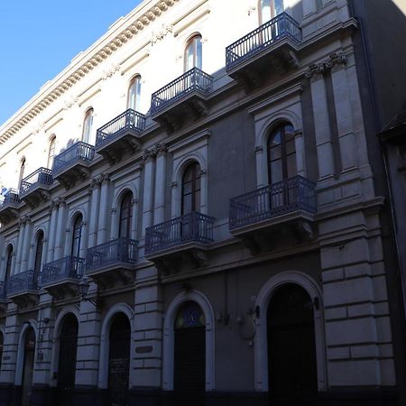 Domus Iole Appartamento Nel Centro Storico Catania Bagian luar foto