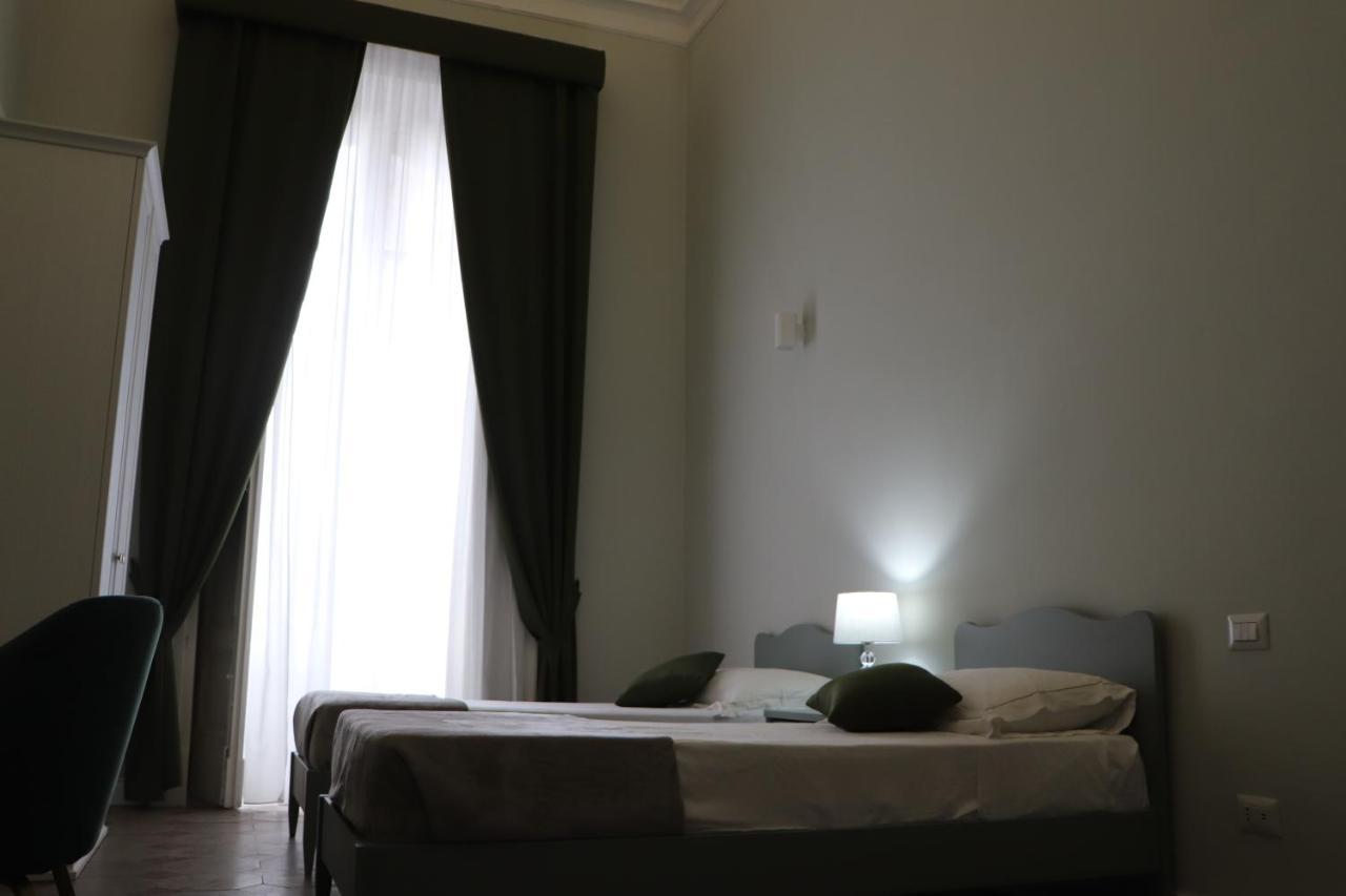 Domus Iole Appartamento Nel Centro Storico Catania Bagian luar foto