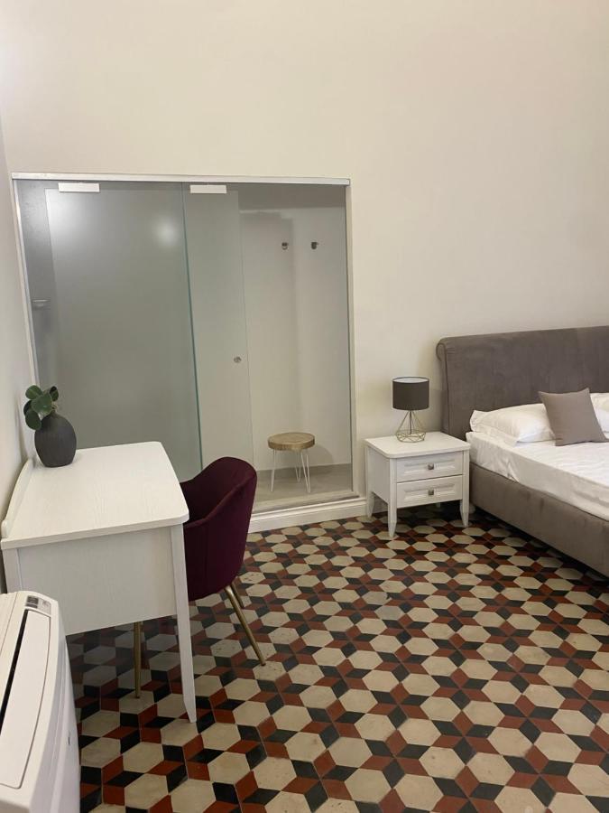 Domus Iole Appartamento Nel Centro Storico Catania Bagian luar foto