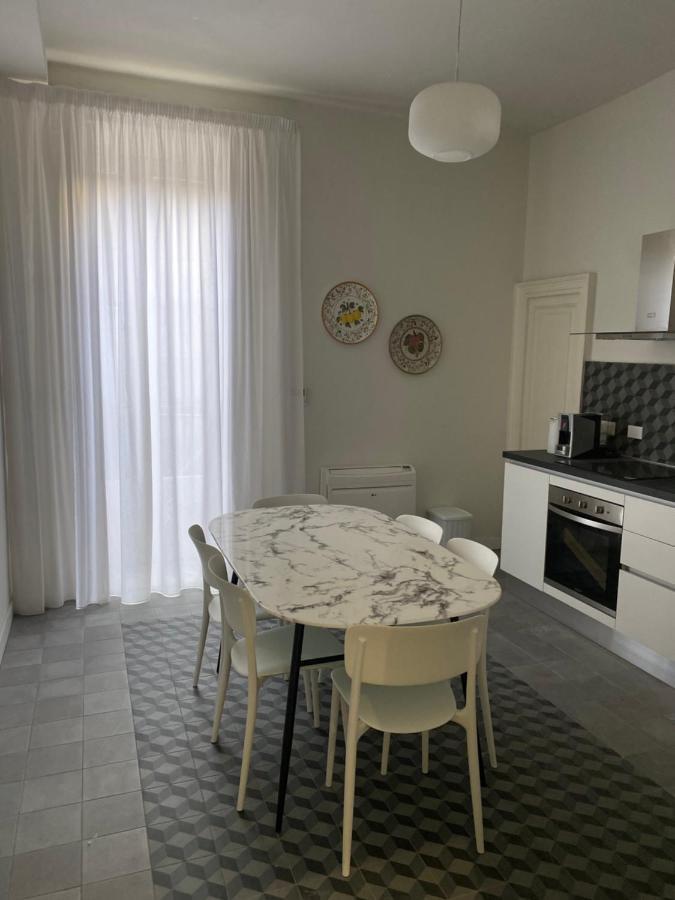 Domus Iole Appartamento Nel Centro Storico Catania Bagian luar foto