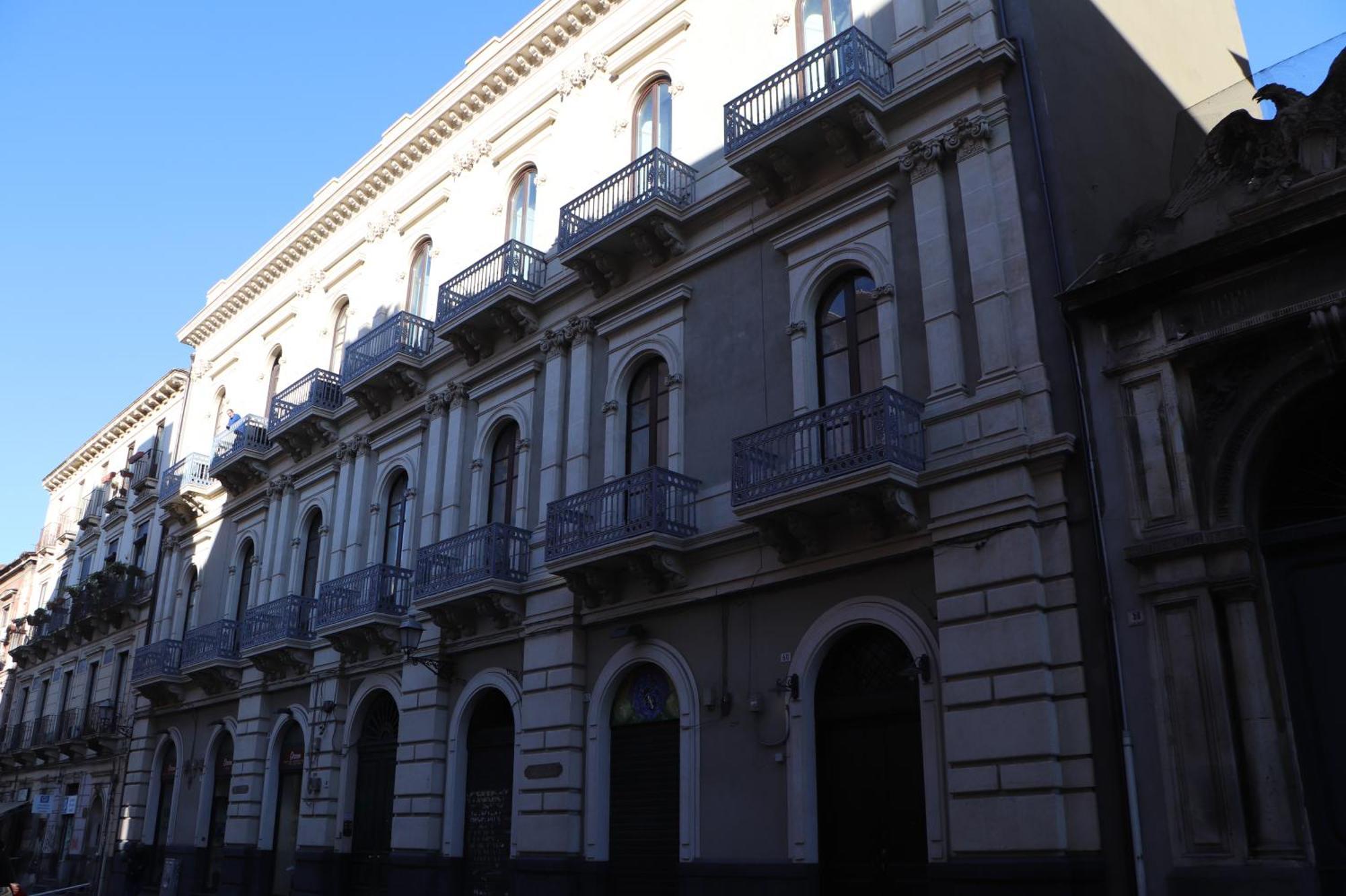 Domus Iole Appartamento Nel Centro Storico Catania Bagian luar foto