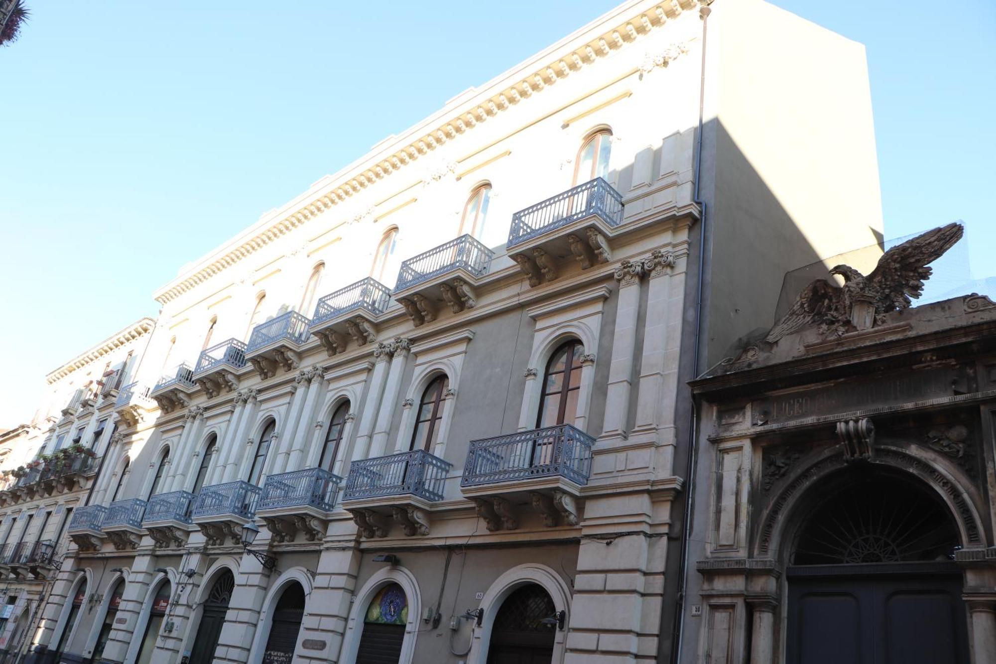 Domus Iole Appartamento Nel Centro Storico Catania Bagian luar foto